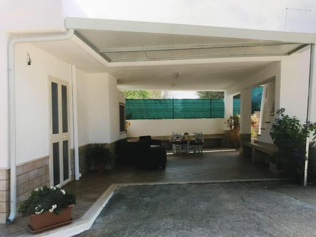 カロヴィーニョTrullo Saracenoアパートメント エクステリア 写真